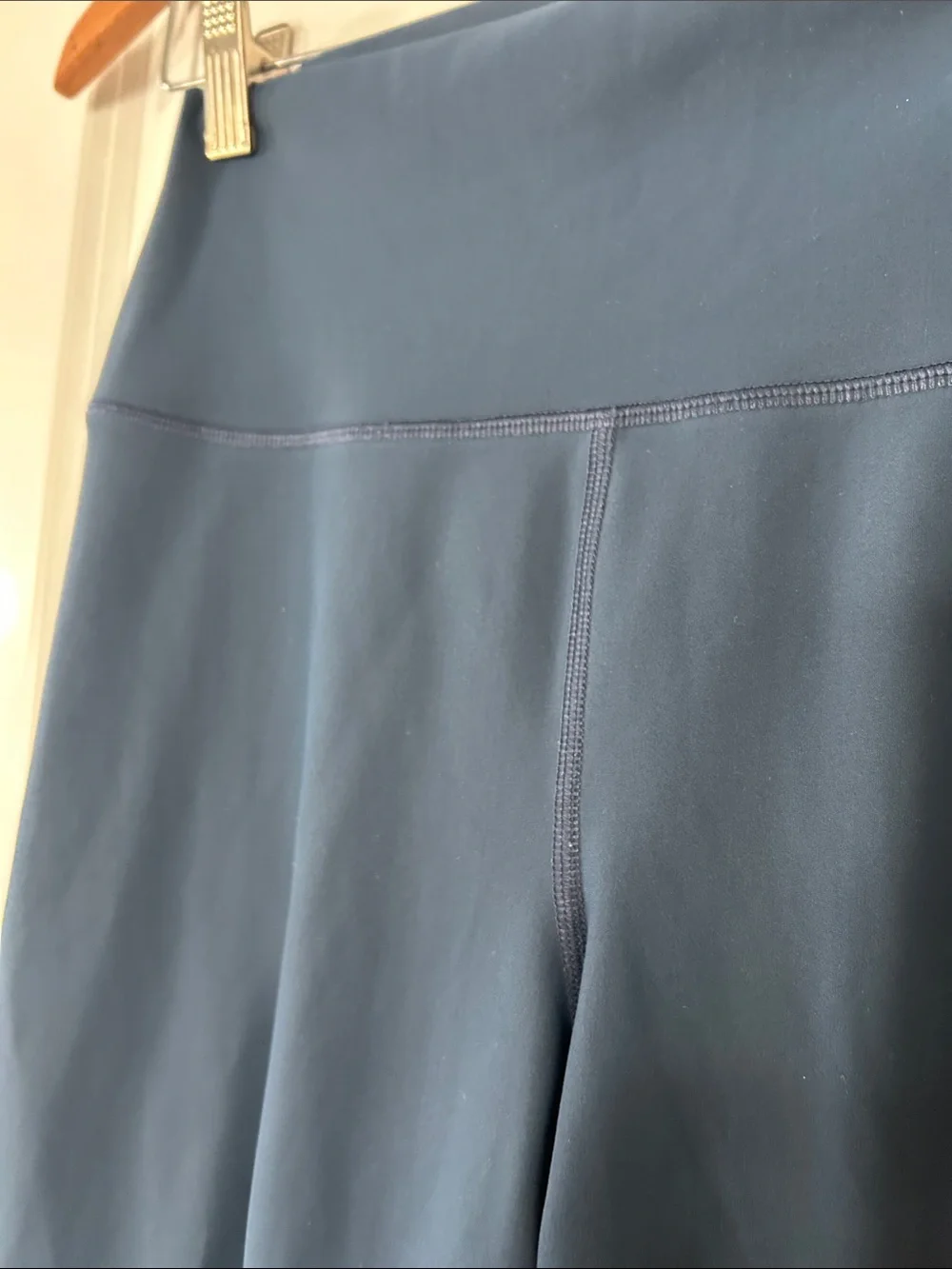 Alo Blue Hi-Waist Warrior Ripped Leggings Sz M w MEASUREMENTS Reflective Logo